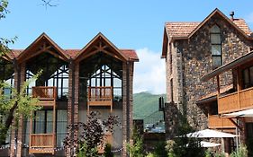Dilijani Tun Hotel & Restaurant